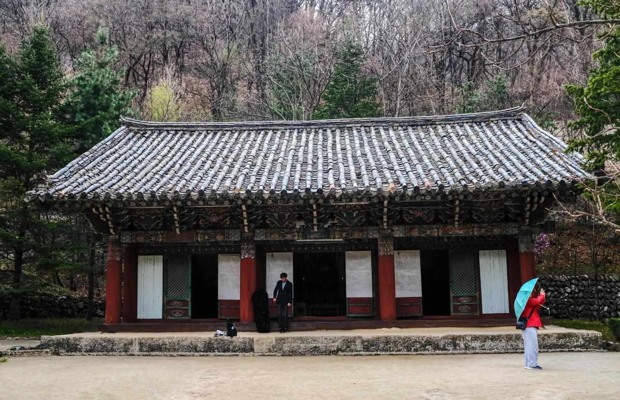 North Korean temple